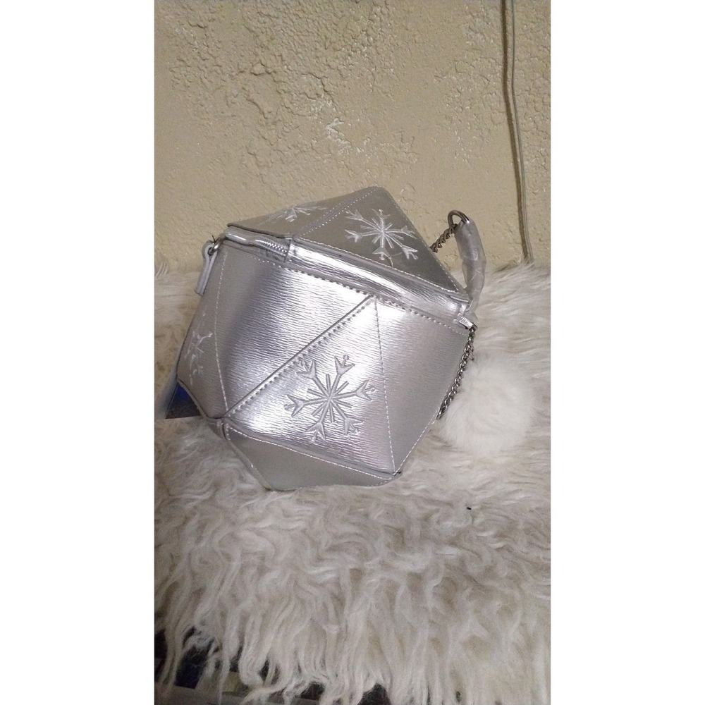 Danielle Nicole Disney Frozen 2 Elsa Hexagon Crossbody Bag Silver Metallic NWT